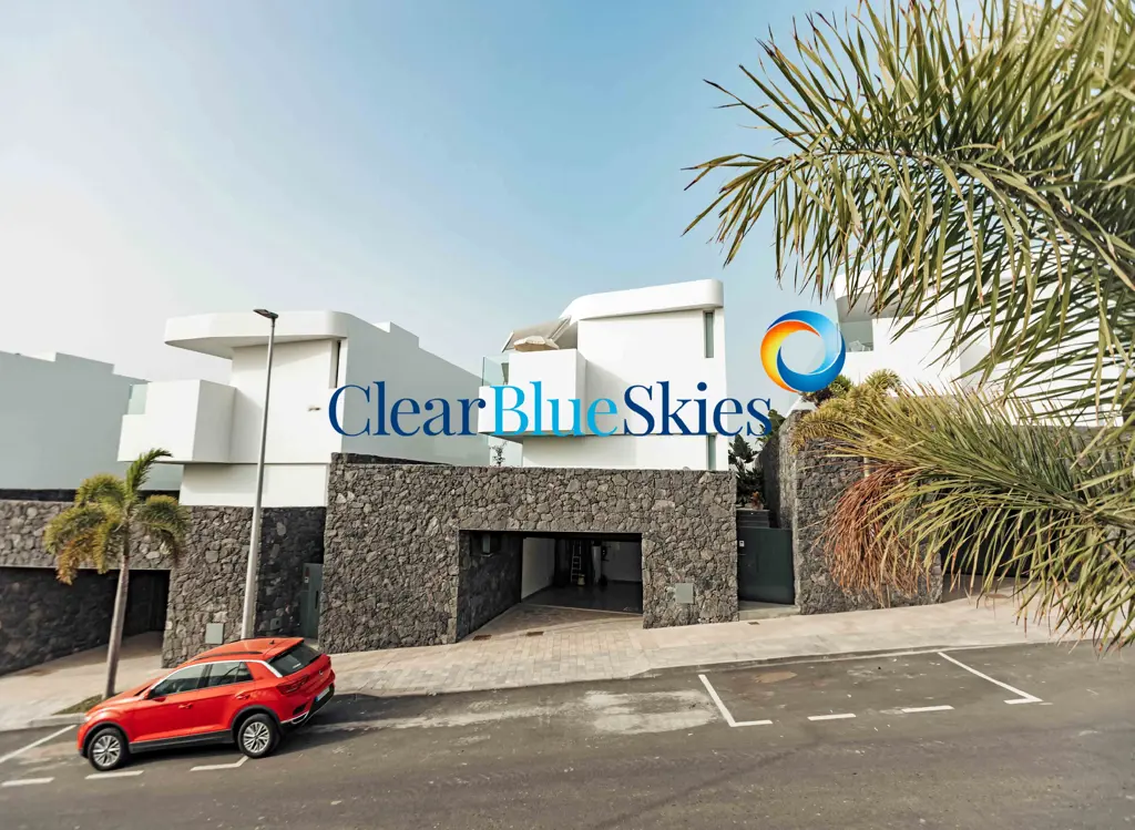 Image of 4 bed villa for sale in Callao Salvaje