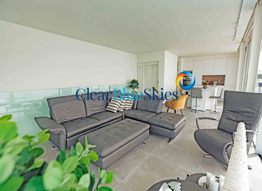 Image of 4 bed villa for sale in Callao Salvaje