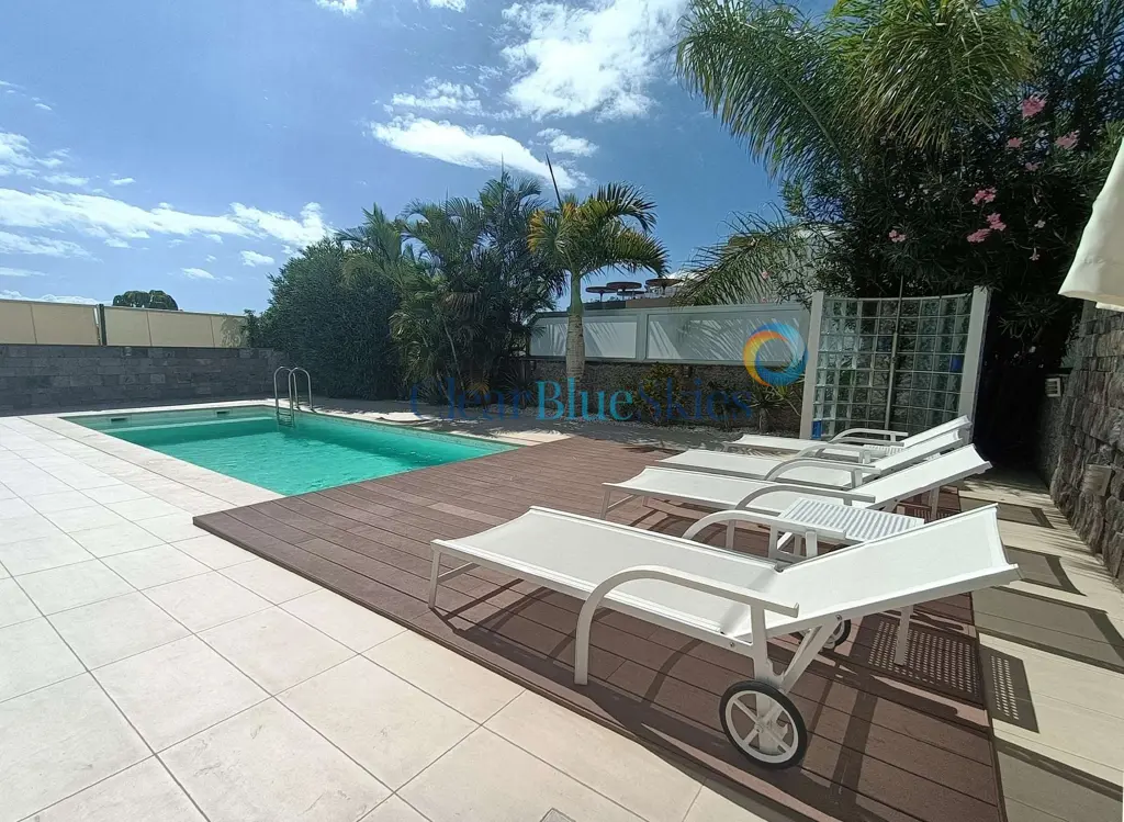 Image of 5 bed villa for sale in El Duque, Habitats del Duque