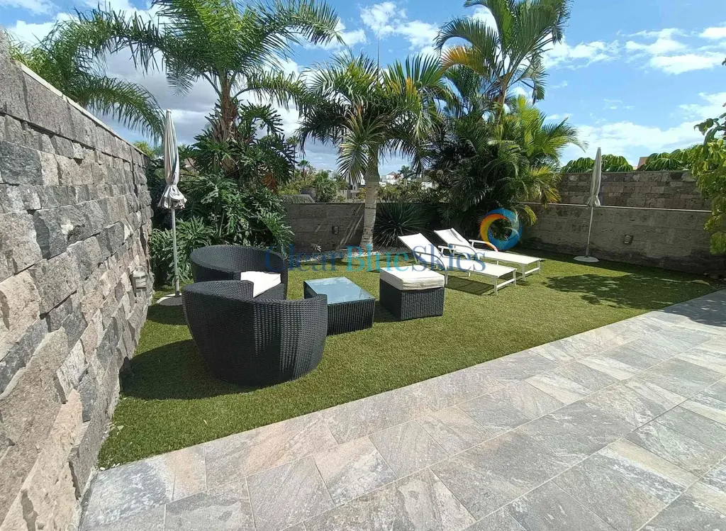 Image of 5 bed villa for sale in El Duque, Habitats del Duque