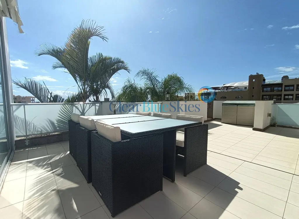 Image of 5 bed villa for sale in El Duque, Habitats del Duque