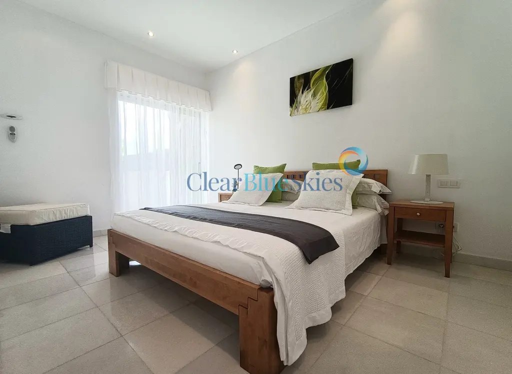 Image of 5 bed villa for sale in El Duque, Habitats del Duque