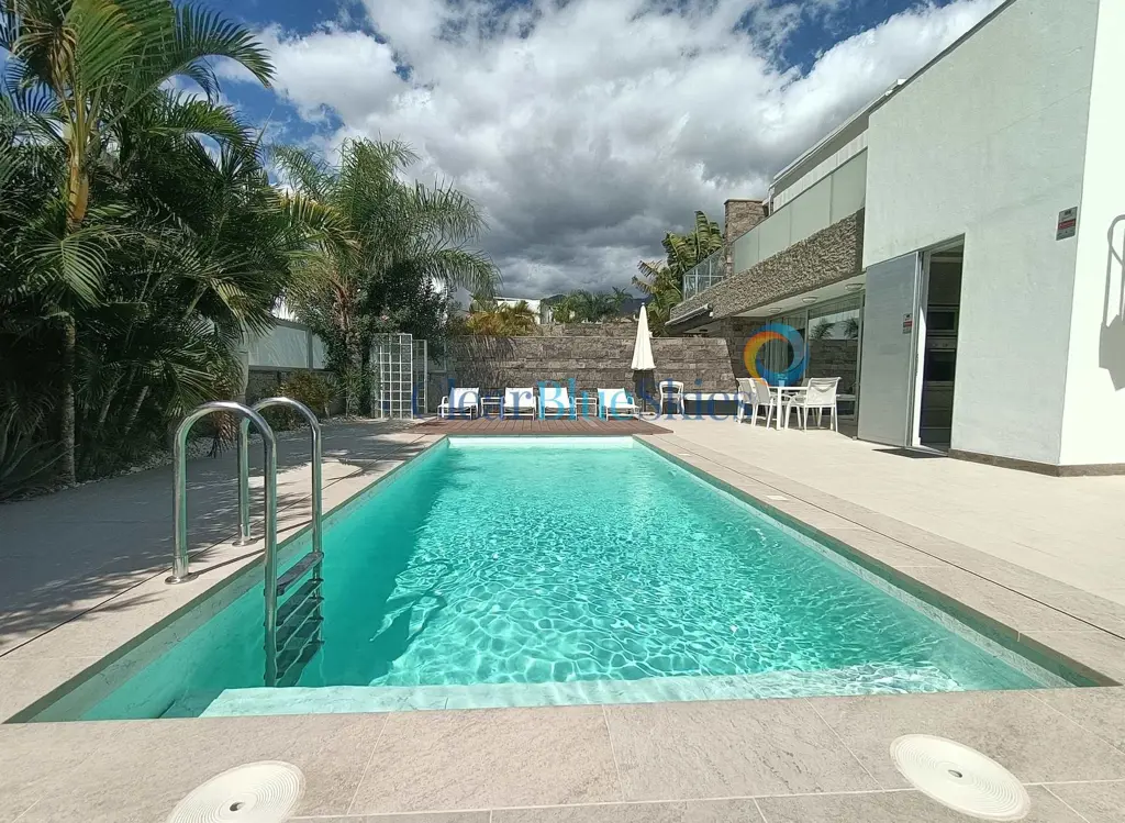 Image of 5 bed villa for sale in El Duque, Habitats del Duque