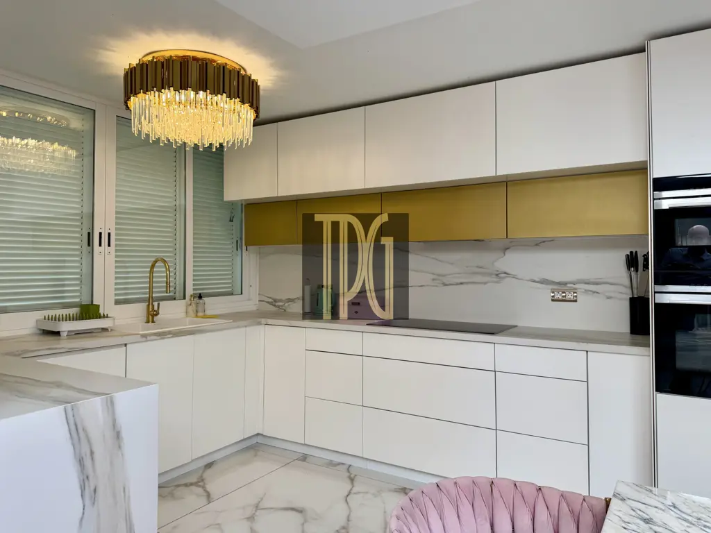 Image of 4 bed house for sale in El Madroñal