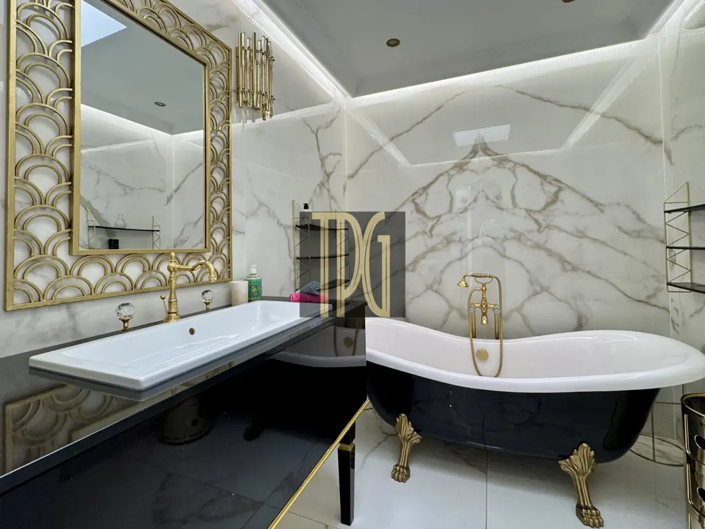 Image of 4 bed house for sale in El Madroñal