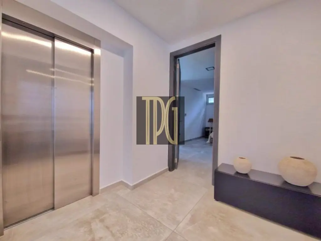 Image of 6 bed villa for sale in Adeje Golf