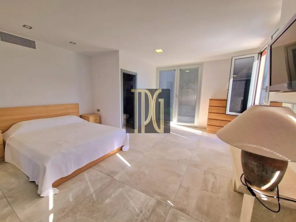 Image of 6 bed villa for sale in Adeje Golf