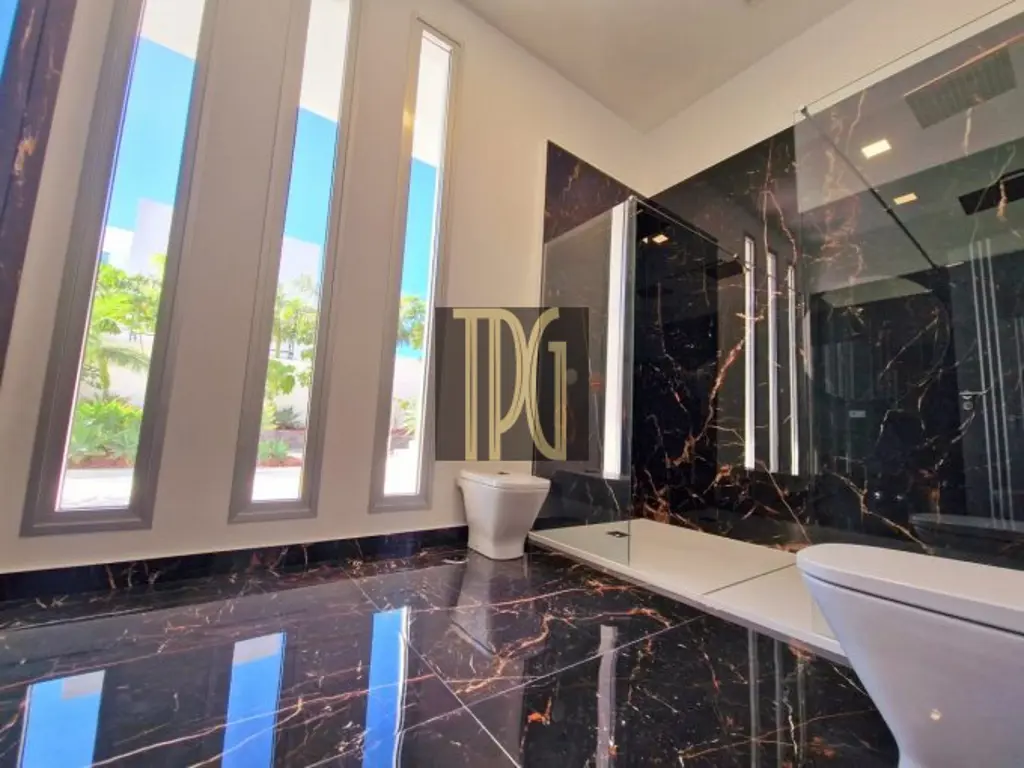 Image of 6 bed villa for sale in Adeje Golf