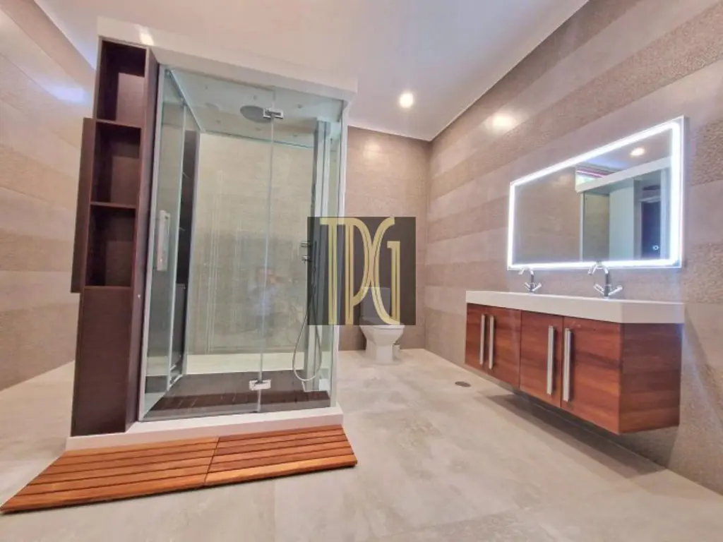 Image of 6 bed villa for sale in Adeje Golf