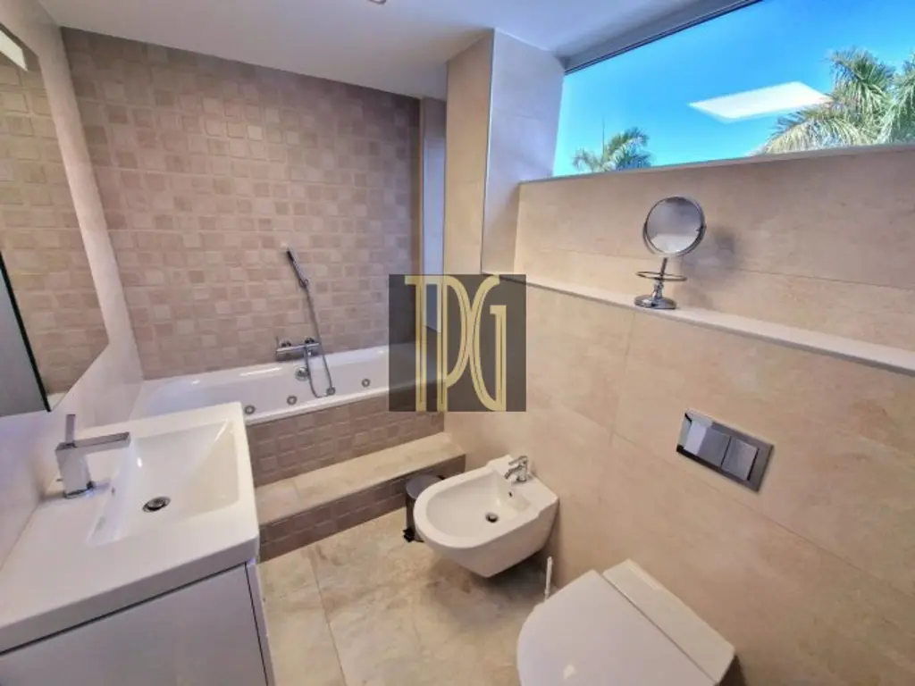 Image of 6 bed villa for sale in Adeje Golf