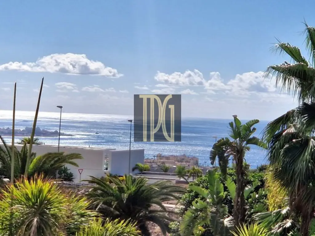 Image of 6 bed villa for sale in Adeje Golf