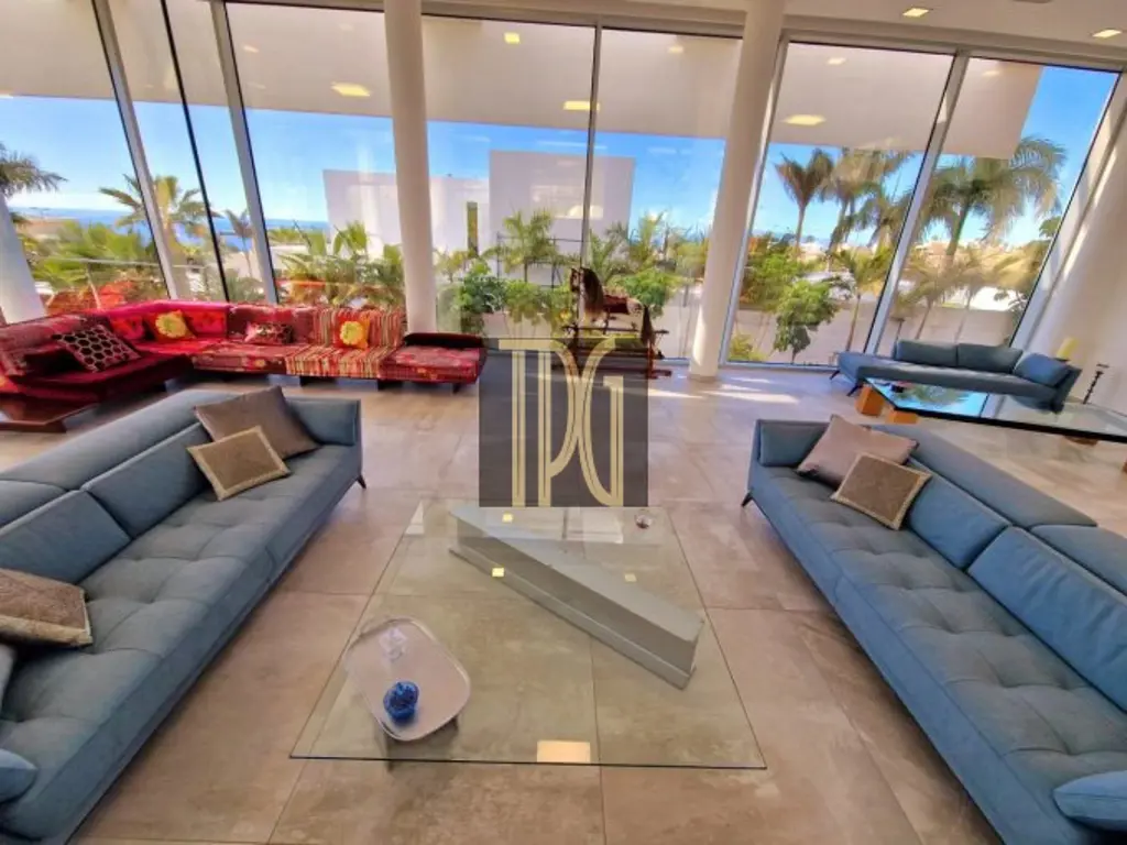 Image of 6 bed villa for sale in Adeje Golf