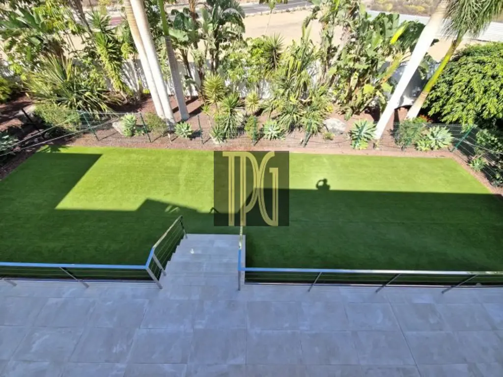 Image of 6 bed villa for sale in Adeje Golf