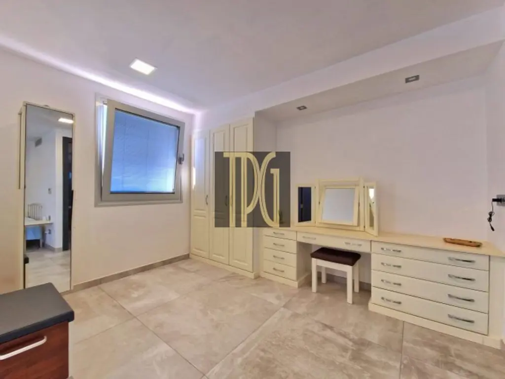 Image of 6 bed villa for sale in Adeje Golf