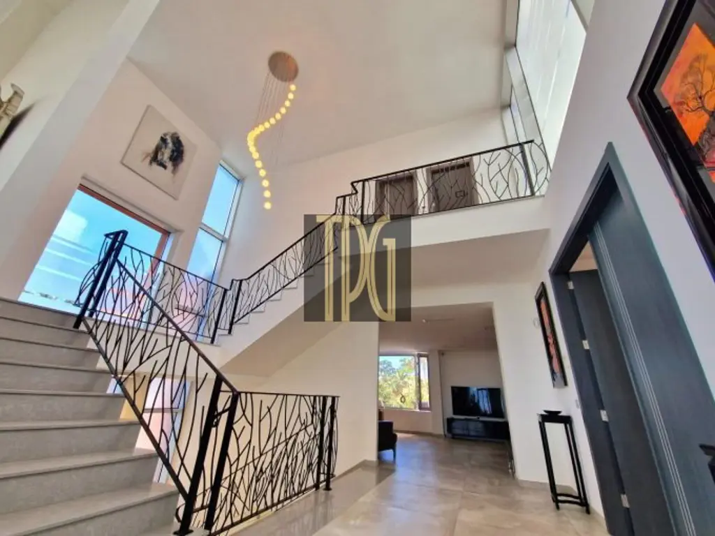 Image of 6 bed villa for sale in Adeje Golf