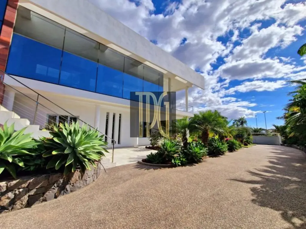 Image of 6 bed villa for sale in Adeje Golf