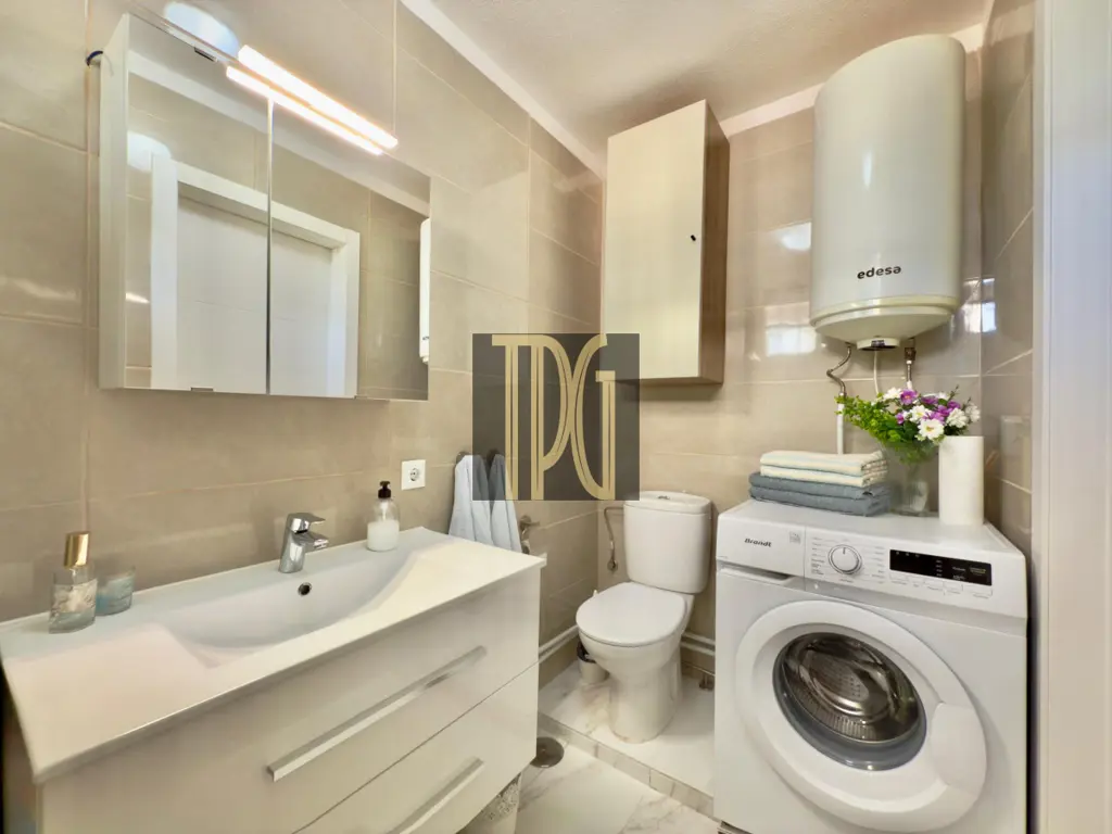 Image of 1 bed apartment for sale in Los Cristianos, Bahía