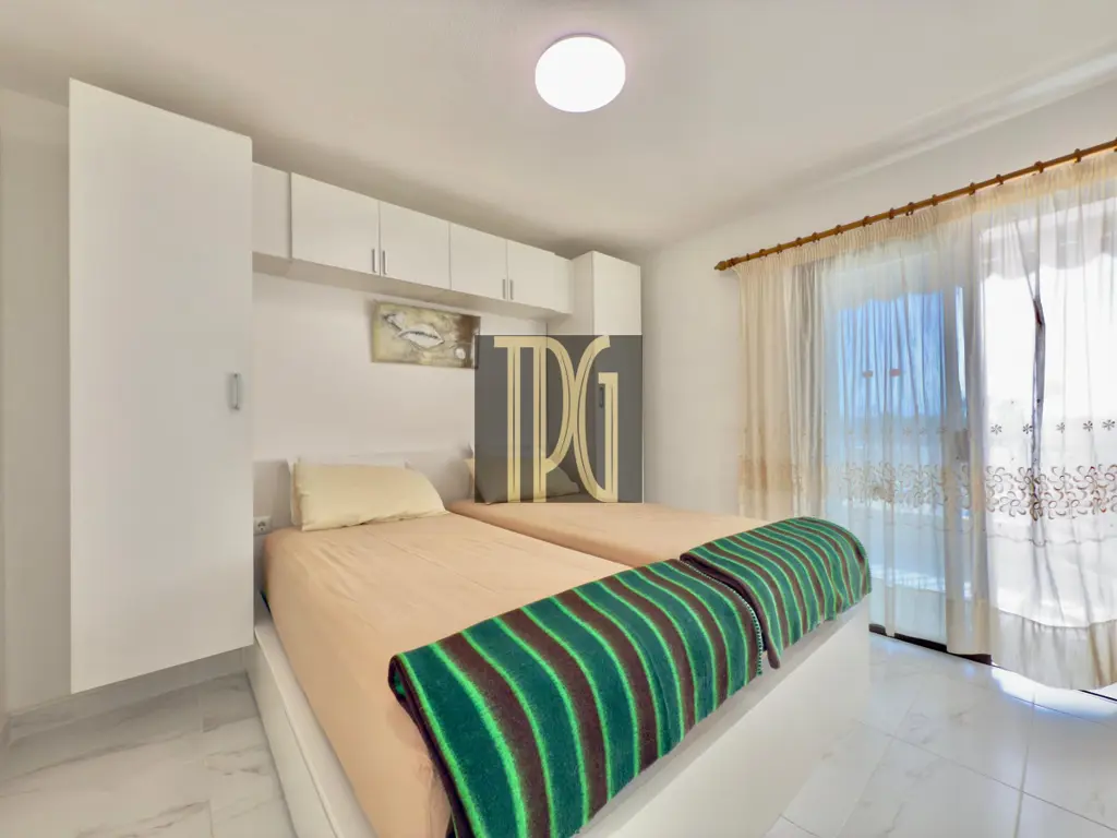Image of 1 bed apartment for sale in Los Cristianos, Bahía