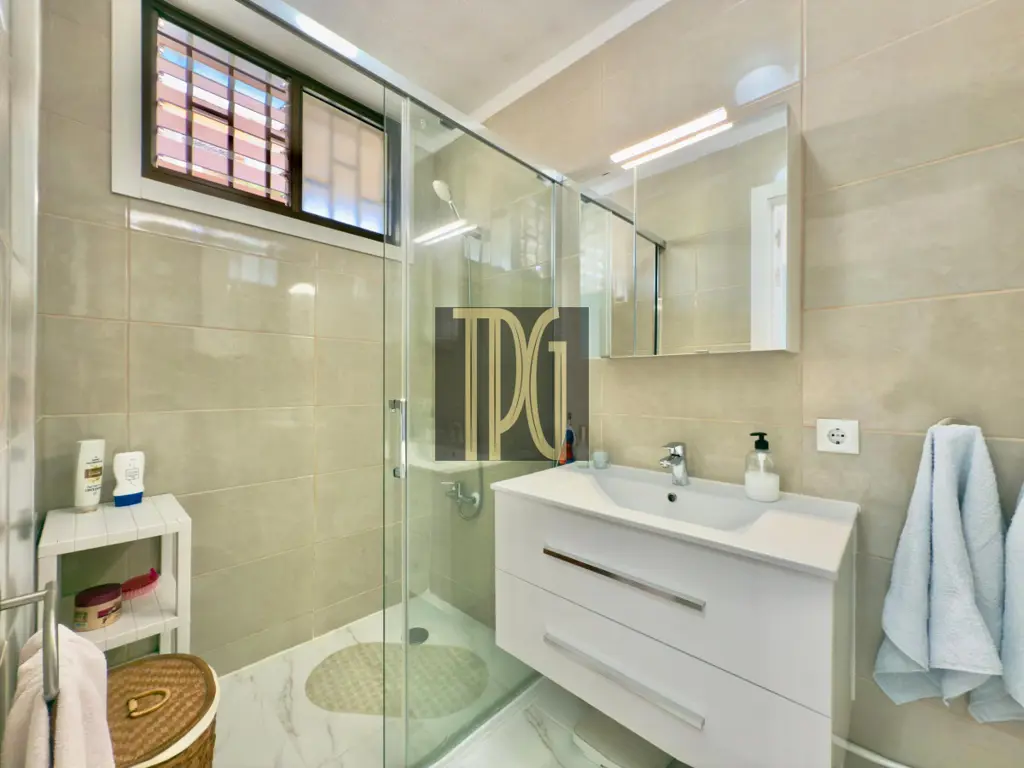 Image of 1 bed apartment for sale in Los Cristianos, Bahía