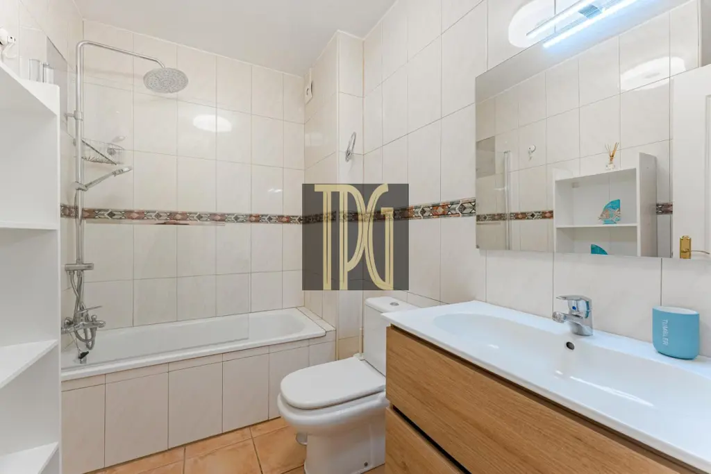 Image of 1 bed apartment for sale in Playa Paraíso, Albatros