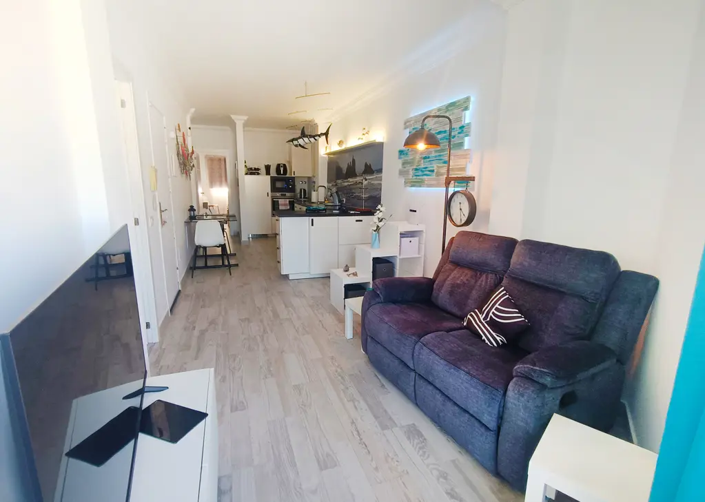 Image of 2 bed apartment for sale in Cabo Blanco, Edificio Gloria