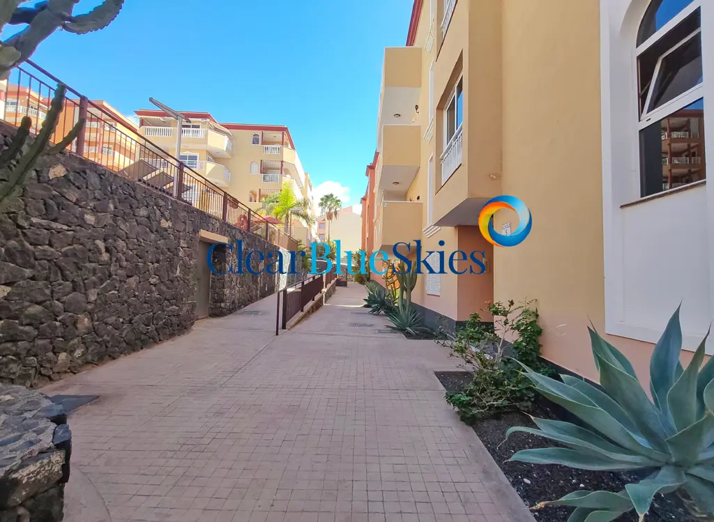 Image of 2 bed apartment for sale in Callao Salvaje, Callao Beach
