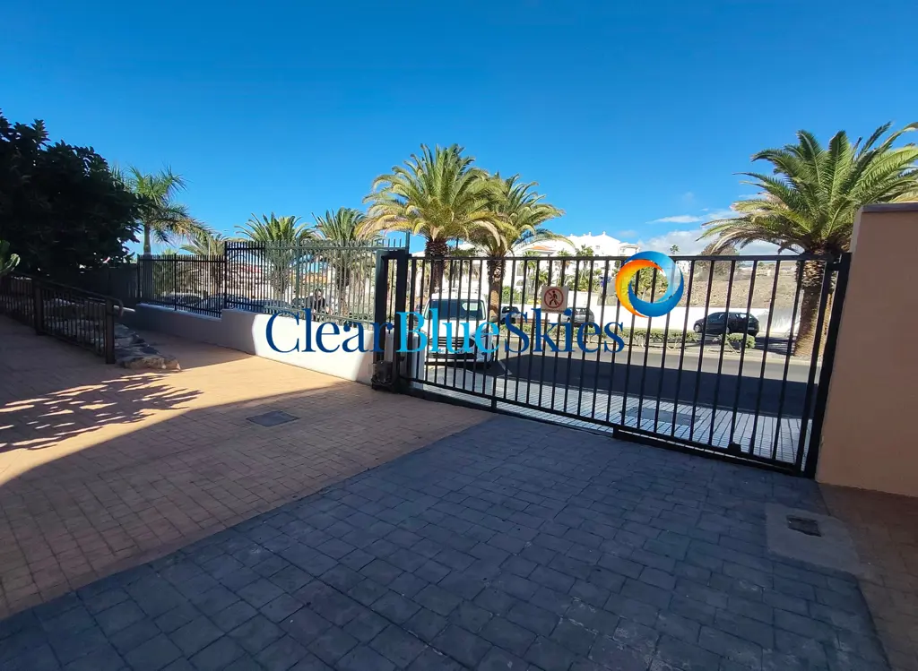 Image of 2 bed apartment for sale in Callao Salvaje, Callao Beach