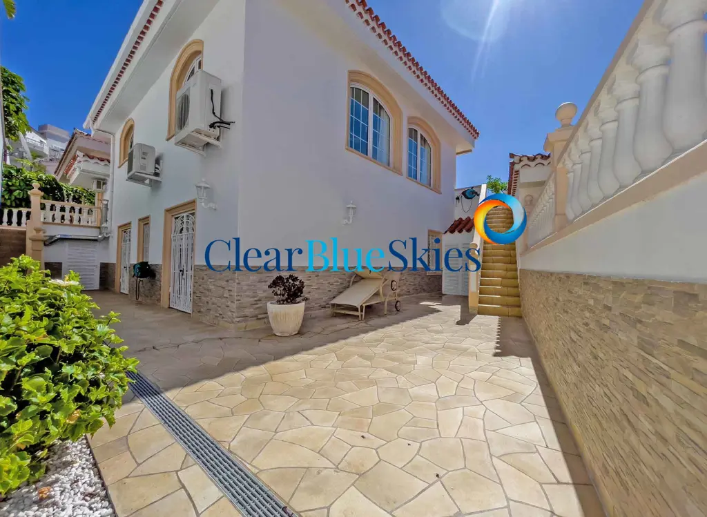 Image of 3 bed villa for sale in El Duque,  Parque de la Duquesa