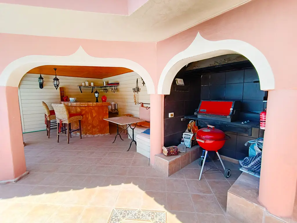 Image of 4 bed villa for sale in Callao Salvaje