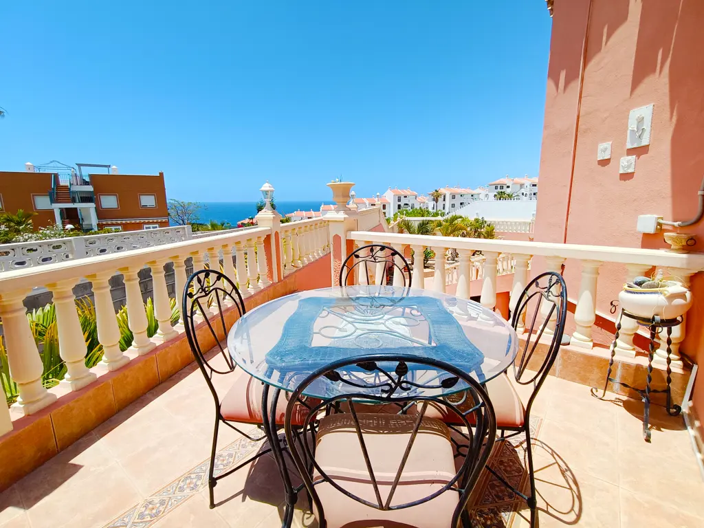 Image of 4 bed villa for sale in Callao Salvaje