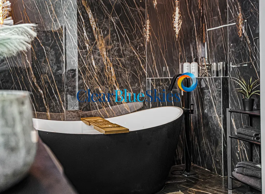 Image of 4 bed house for sale in El Duque