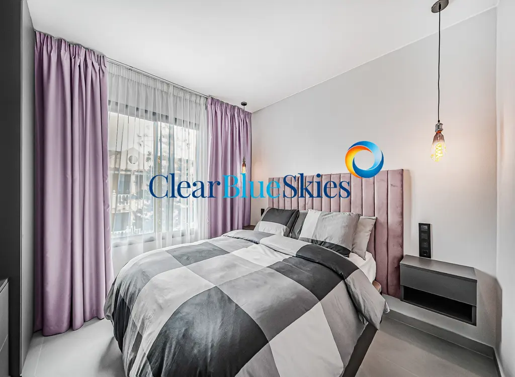 Image of 4 bed house for sale in El Duque