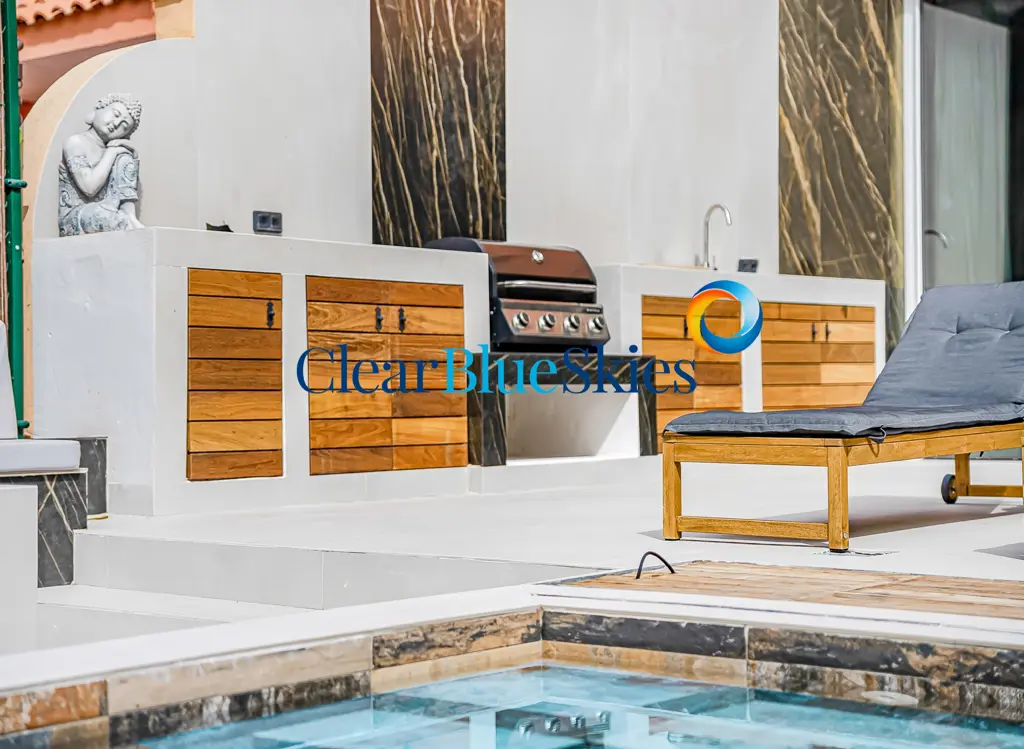 Image of 4 bed house for sale in El Duque