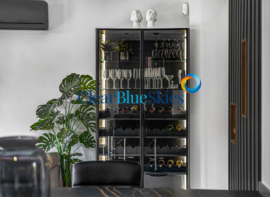 Image of 4 bed house for sale in El Duque