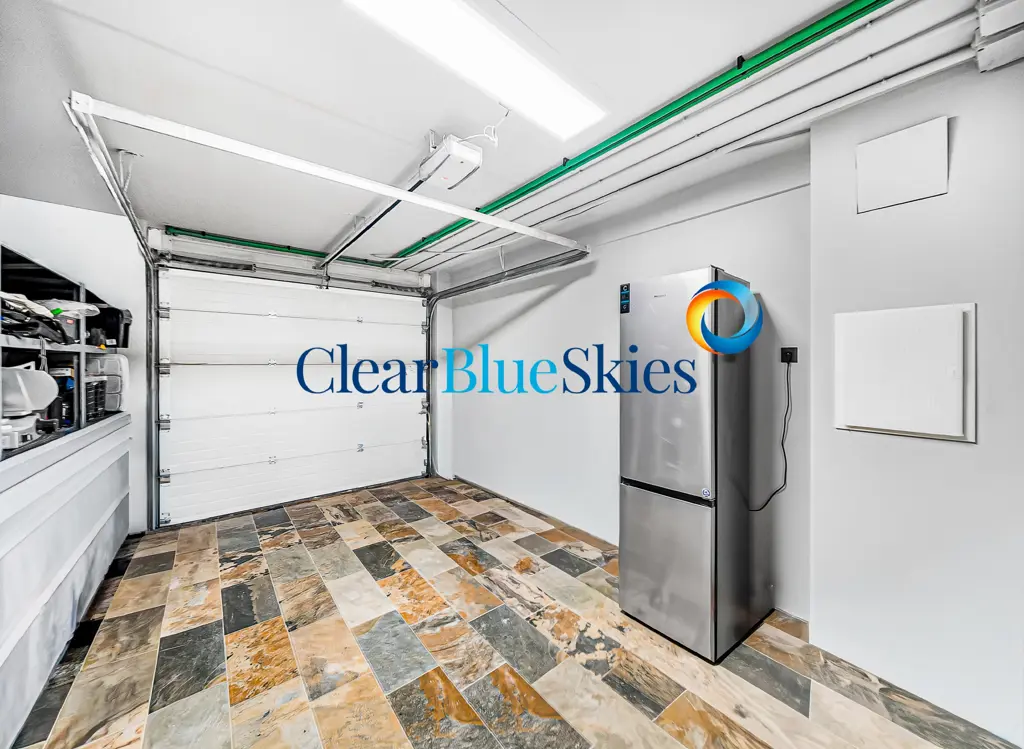 Image of 4 bed house for sale in El Duque