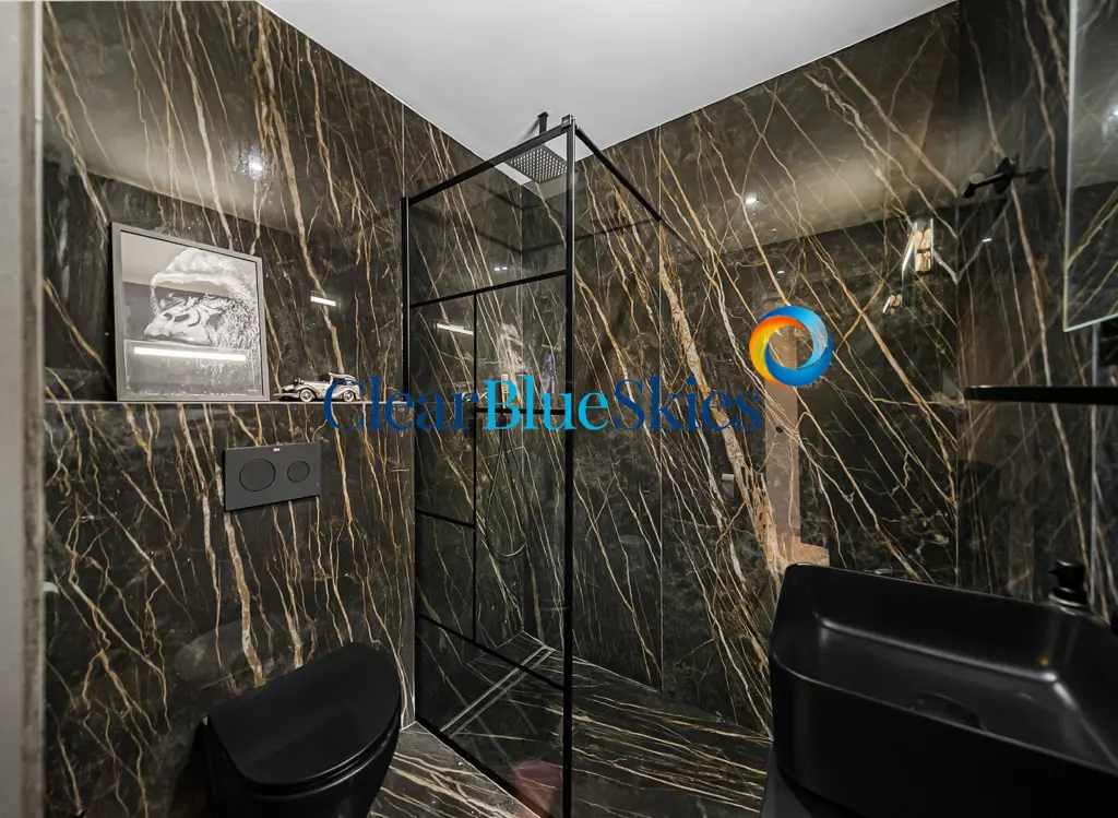 Image of 4 bed house for sale in El Duque